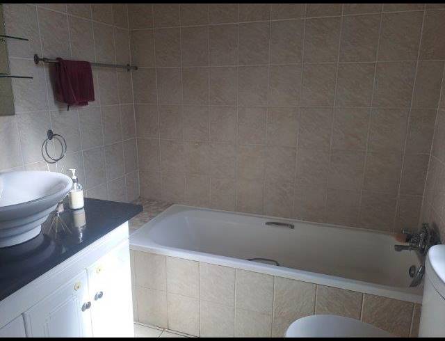 3 BEDROOM HOUSE FOR SALE IN KENSINGTON